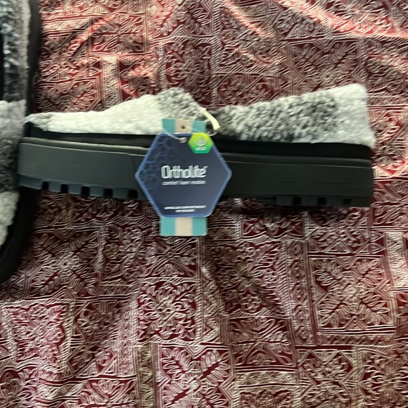 Toms W 8 Warm Alpargate Lug Faux Shearling  Plaid NWT - Picture 2 of 5